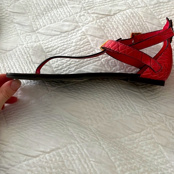 Tory Burch pink crocodile sandals size 7 - Picture 2 of 6